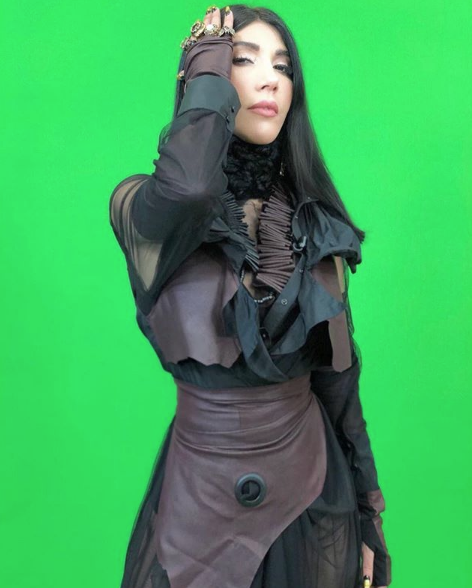 Hande Yener'den Seren Serengil'e büyük darbe  yaka paça dışarı attırdı  - Resim: 1