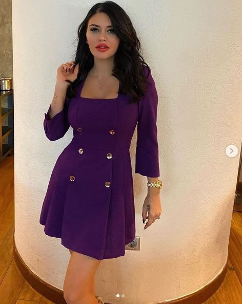 Ebru Polat Dubai'de mayolu pozuyla şovunu yaptı! 'Her yer altın, ben altın' - Resim: 1