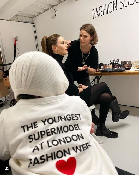 Tülin Şahin kızı Siena Leyla ile Londra Moda Haftası'nda rüzgar estirdi! - Resim: 2