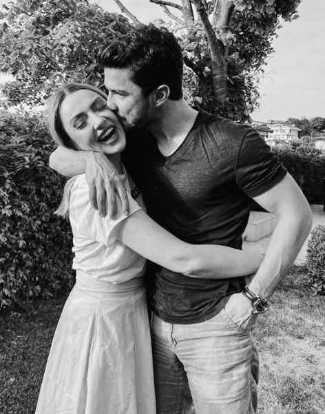 Aşkını öyle bir yere kazıttı ki Hadise'yi gören bu kadar da olmaz dedi - Resim: 4