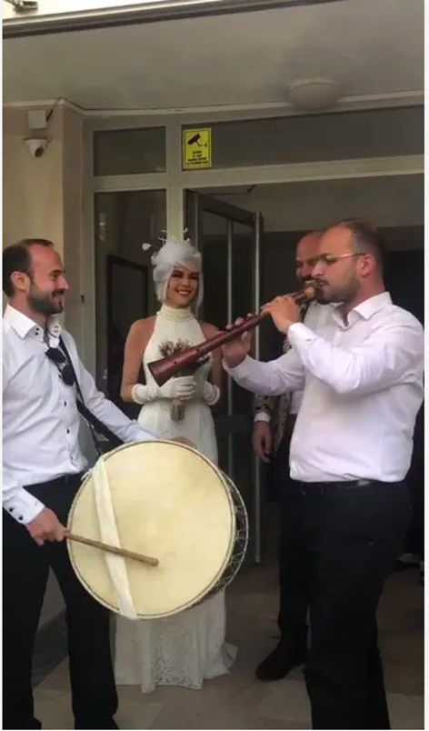 Murat Evler kaç yaşında İpek Tanrıyar'ın kocası ne iş yapıyor? - Resim: 1