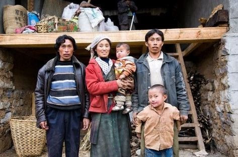 Bir kadının en az 2 en fazla 7 kocası var! Bir acayip kabile - Resim: 2