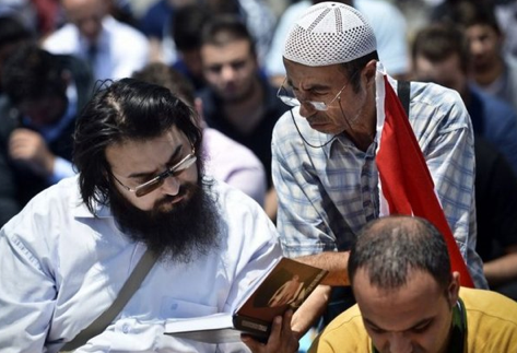 Gezi'de cuma namazı kılındı - Resim: 1