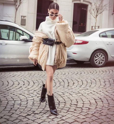 Hazal Kaya Ali Atay ile yataktan paylaştı güzel oyuncu makyajsız şaşırttı - Resim: 4