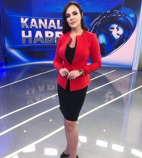 Buket Aydın'ın estetiksiz fotoğrafları ifşa oldu! Sosyal medya yıkıldı - Resim: 4