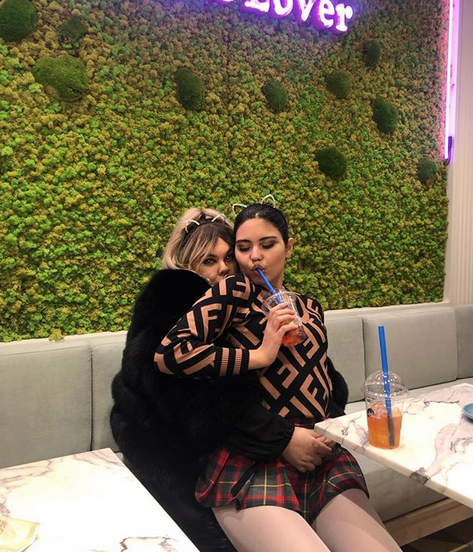 Bahar Candan göbek bağlamış 2 bin liralık yemek yiyor photoshopsuz hali - Resim: 2