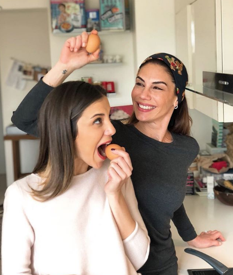 Arka Sokaklar'ın 'Melek Komiseri' ile UTC'nin 'Manikürcü Esra'sı kardeş - Resim: 4