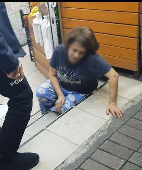Talihsiz kadın can havliyle kaçıp markete sığındı! Peşinden de geldi... - Resim: 2