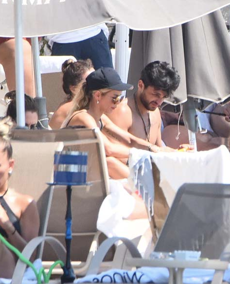 Eliz Sakuçoğlu yüzdü sevgilisi Ekin Mert Daymaz saklandı - Resim: 1