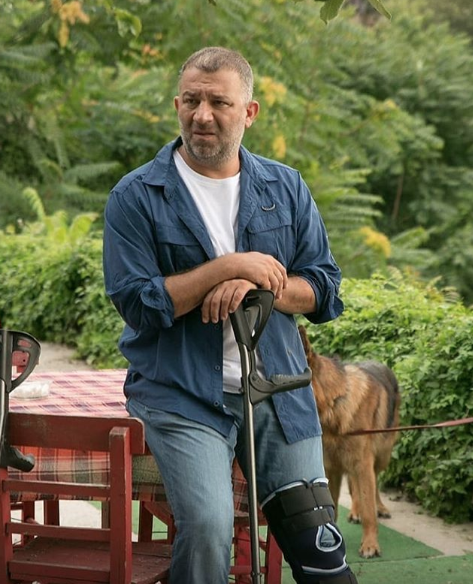 Arka Sokaklar'ın Mesut komiseri Şevket Çoruh'a bıçaklı saldırı - Resim: 4