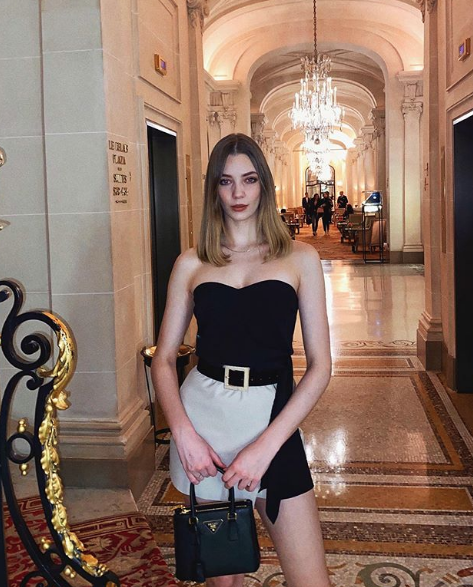 Genç modelden örnek hareket! Korona ile savaşıyor ama nasıl - Resim: 2