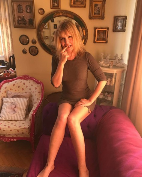 Seda Akgül'ün elbisesi olay oldu yok böyle yırtmaç - Resim: 3