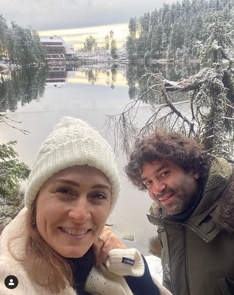 Ceyda Düvenci ve Bülent Şakrak'dan 'Yaşasın yuvamız' pozları geldi! - Resim: 1