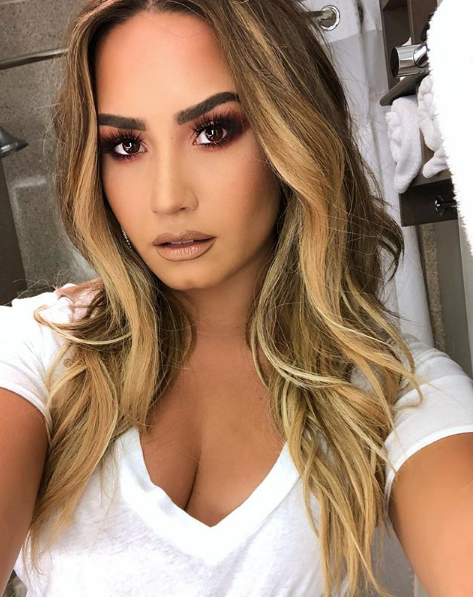 Ünlü şarkıcı yüksek doz uyuşturucan hastaneye kaldırıldı! - Resim: 1