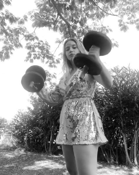 Hayal Köseoğlu kadına şiddete işte böyle meydan okudu bakın neler yazdı - Resim: 2