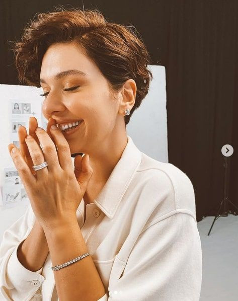 3 sene sonra ekranlara dönecekti ertelendi sebebi Bergüzar Korel'e bile sürpriz oldu - Resim: 4