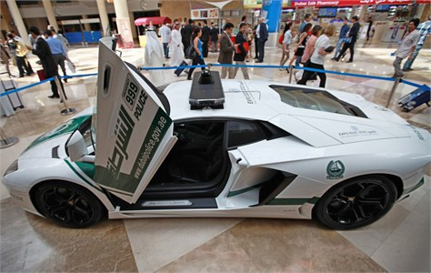 Dubai polisi Bugatti Veyron aldı - Resim: 4