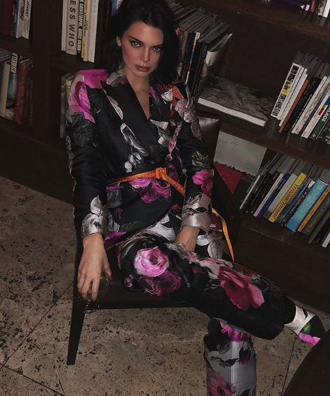 Böylesi görülmedi ağız burun değil Kendall Jenner göğüs uçlarından - Resim: 1