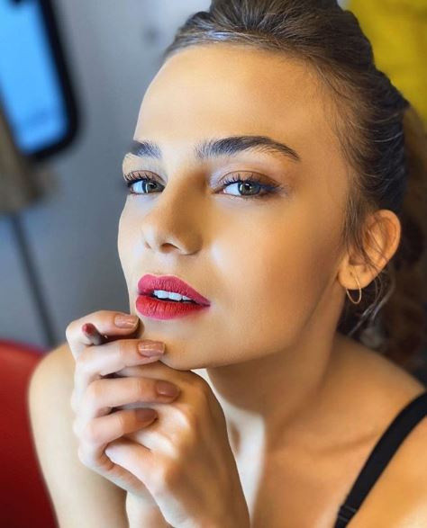 Bahar Şahin kimdir kiminle sevgilisi? Bahar Şahin kaç yaşında - Resim: 1