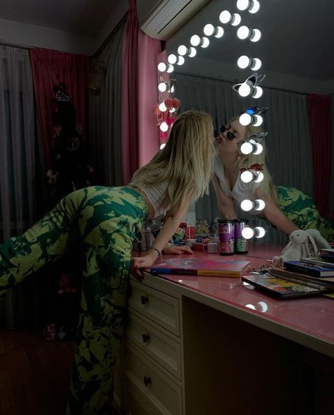 Aleyna Tilki ayna karşısında video paylaştı kalçası olay oldu - Resim: 2