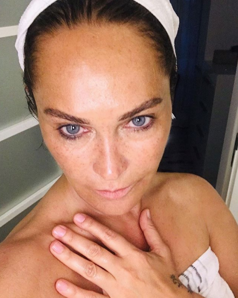 Hülya Avşar'ın bornozlu pozu.! Kısa sürede binlerce yorum aldı - Resim: 2