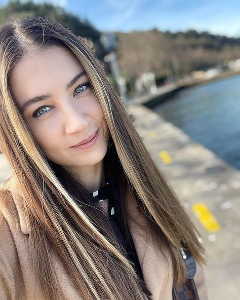 Eşref Rüya’nın Irmak’ı Ceren Benderlioğlu'nun eşi de çok ünlüymüş - Resim: 2