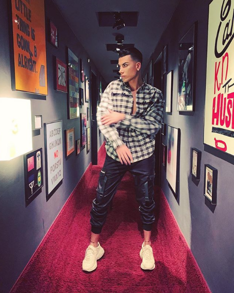 Tuvalette çektiği videosu olay olmuştu! Skandal videonun ardından bir kez daha özür diledi - Resim: 3