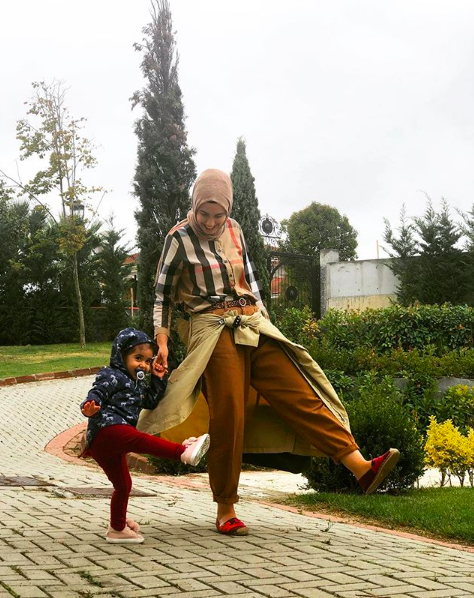 Masterchef Güzide Mertcan kimdir Yasin eşini diline doladı! - Resim: 0