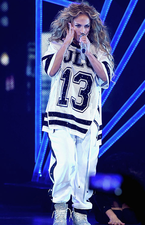 Kim der ki 48 yaşında! Seksi dansıyla nefes kesti - Resim: 3