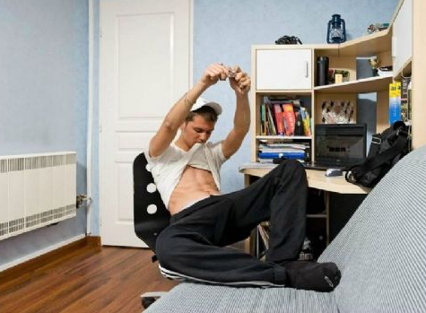 Kendi kendine böyle poz verdi - Resim: 2