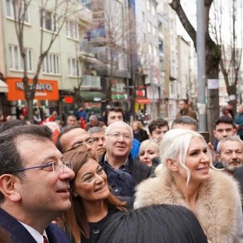 Ekrem İmamoğlu'nun yanında görülünce Game Of Thrones'un 'Targeryanları'na benzetildi! Melek Mızrak Subaşı kimdir - Resim: 3