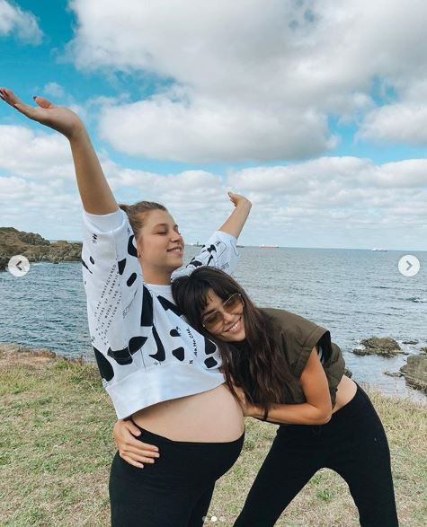 Hande Erçel ablası Gamze Erçel'in kızı Aylin Mavi ile ilk pozunu paylaştı! - Resim: 2