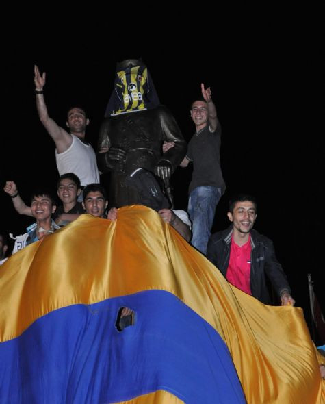 Atatürk'e Fenerbahçe forması  - Resim: 1