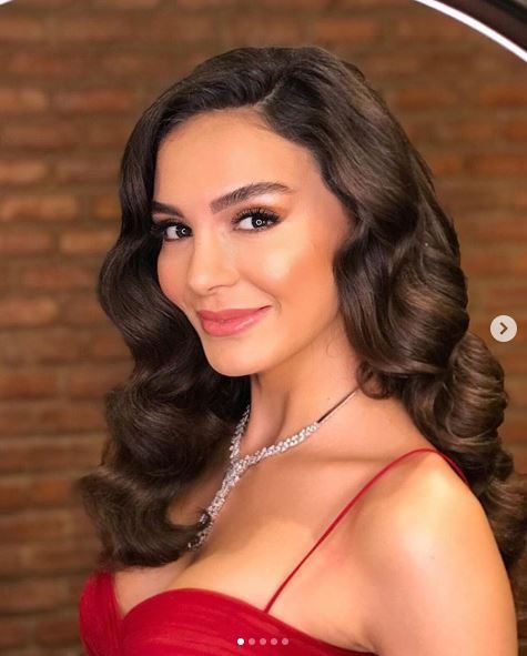 Hercai'nin Reyyan'ı Ebru Şahin Seda Sayan'ın oğlu Oğulcan Engin ile birlikte - Resim: 1