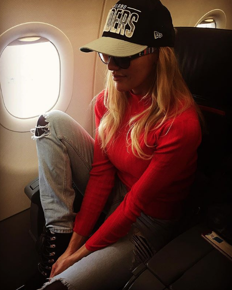 Meryem Uzerli küvette çırılçıplak paylaşmıştı skandal kovdurdu - Resim: 1