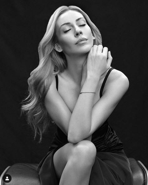 Sinem Kobal 2020 senesinin ilk paylaşımını yaptı sosyal medya çalkalandı - Resim: 2