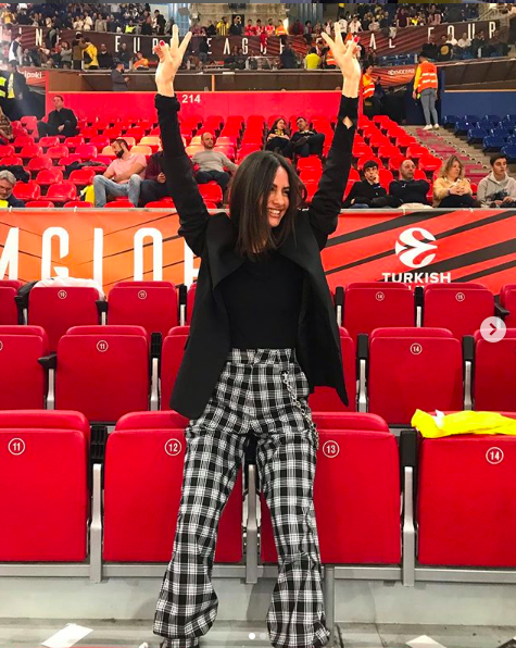 İzzet Özilhan kimdir mesleği ne Yasemin Ergene'nin eşi kimdir? - Resim: 2