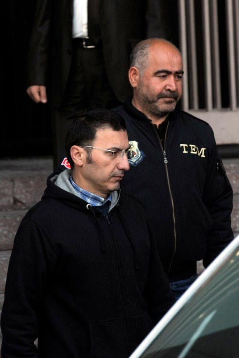 Çevik Bir tutuklandı - Resim: 3