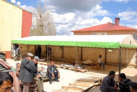 BDP'lilerin şaşırtan çadır kararı - Resim: 1