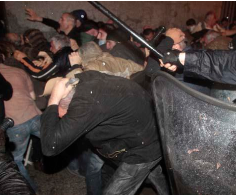 Gürcistan kan ve kaosa teslim - Resim: 2