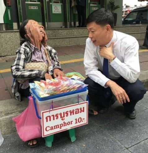 Onu sokakta böyle görünce çığlığı bastı ama... - Resim: 2