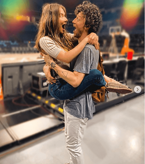 Müge Boz nişanlısı Caner Erdeniz ile galibiyeti böyle kutladı - Resim: 2