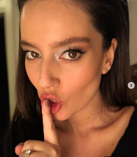 Pelin Akil takipçisine kızdı: Bir de profilinde Bakara suresi var - Resim: 1