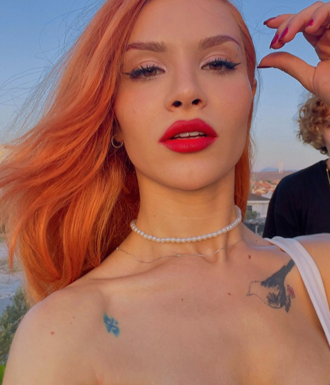 Feride Hilal Akın'dan duygulandıran itiraf: ''Babamla yedi yaşımda tanıştım'' - Resim: 1