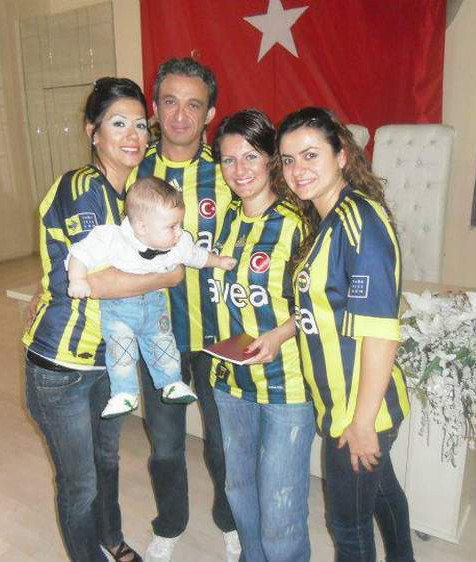 Gelinlik yerine Fenerbahçe forması giydi - Resim: 4