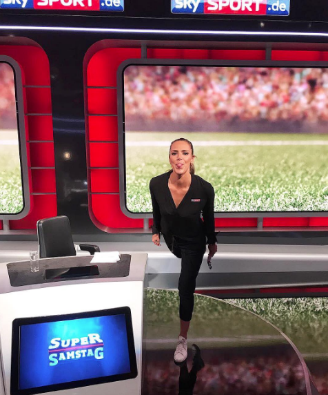 Vodafone Park'ta basın tribününü sallayan güzel kim?.. - Resim: 4