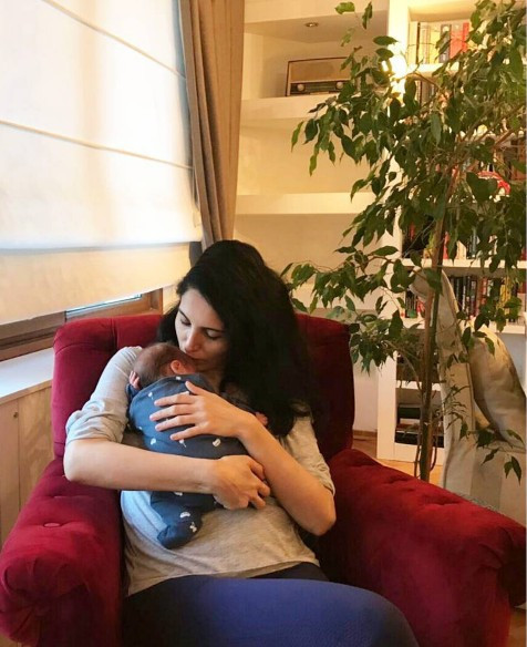 Başak Sayan'ın ikiz bebeklerine bakın ilk kez gösterdi  - Resim: 2