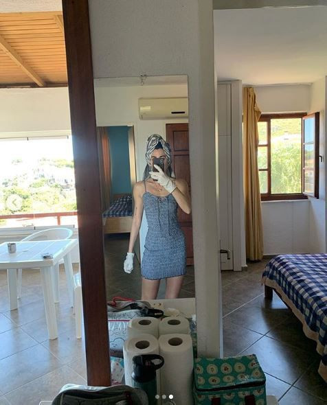 Yasak Elma yıldızı Nesrin Cavadzade'den esprili paylaşım! Temizliğe bu Nesrin gelir - Resim: 2