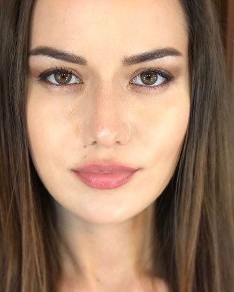 Fahriye Evcen ilallah ettirdi! Herkes ondan yaka silkiyor - Resim: 1