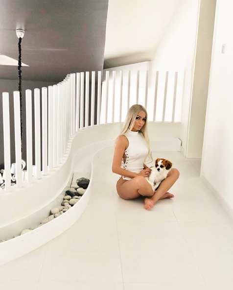 Pizzacıya kapıyı çırılçıplak açtı o anları yayınladı! Kimdir bu Merve Sanay? - Resim: 1